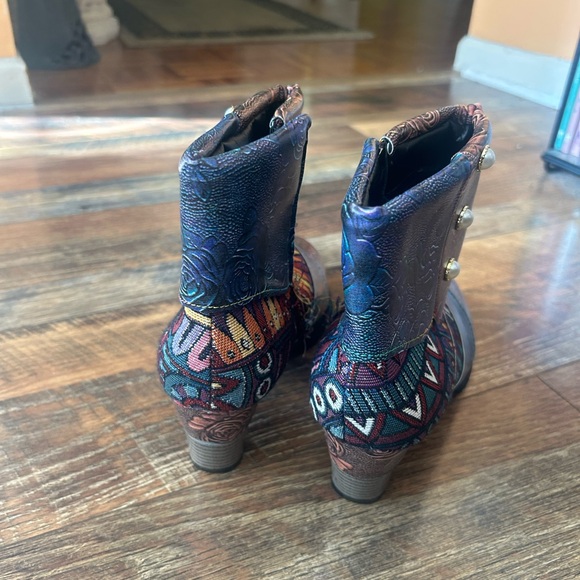 Bohemian Floral Ankle Boots - Picture 2 of 4